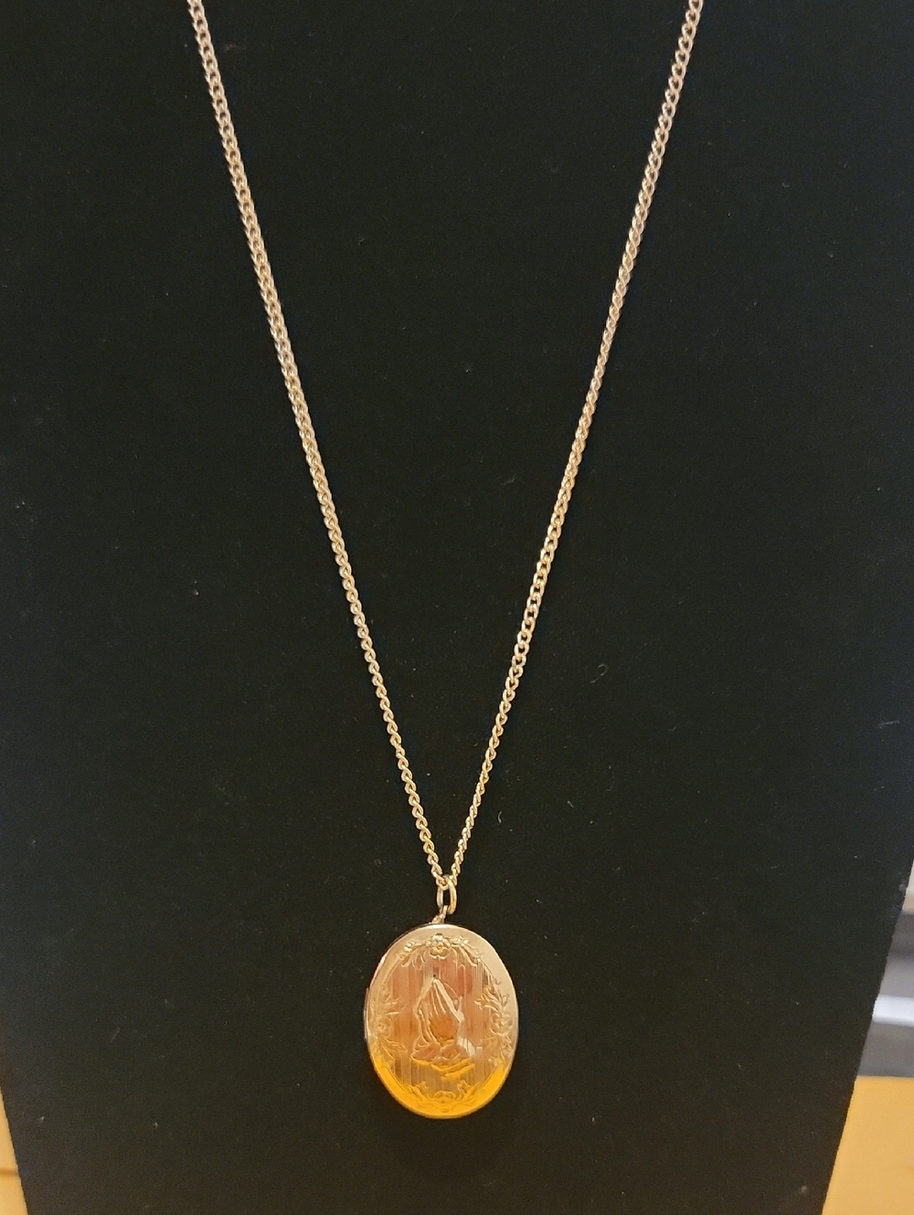 Vintage Gold Tone Praying Hands  Locket Necklace